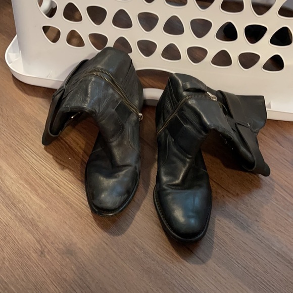 Vera Wang Lavender Label black motorcycle boots size 8.5 - Picture 3 of 6